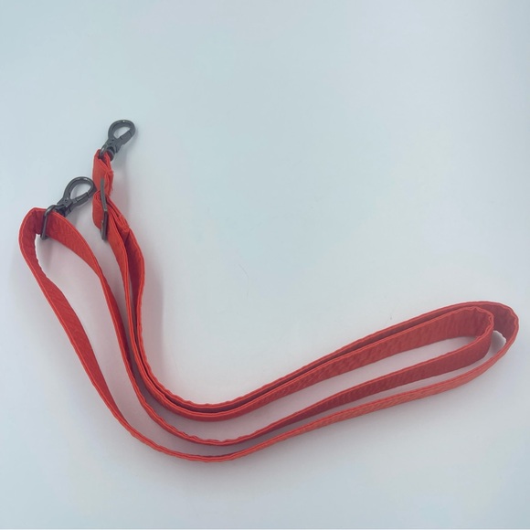 Lug Peekaboo Crossbody Bag w/ Crossbody Strap - Papaya EUC - Picture 4 of 5